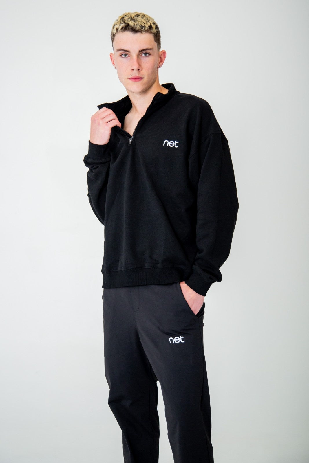 Baseline 1/4 Zip Pullover in Black