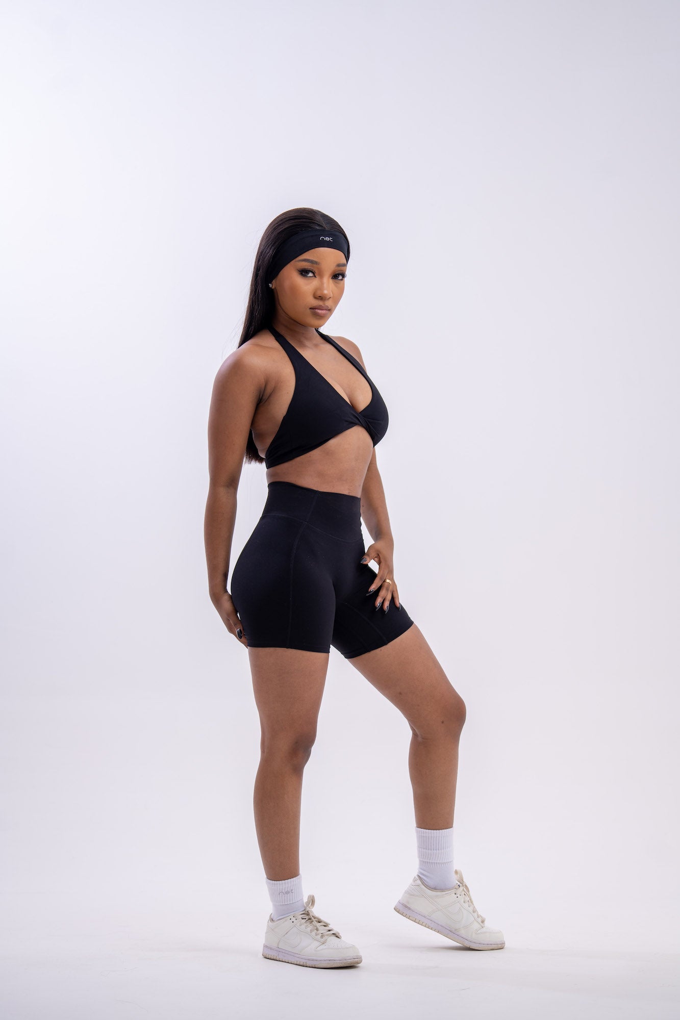 Elevate Twist Bra in Jet Black