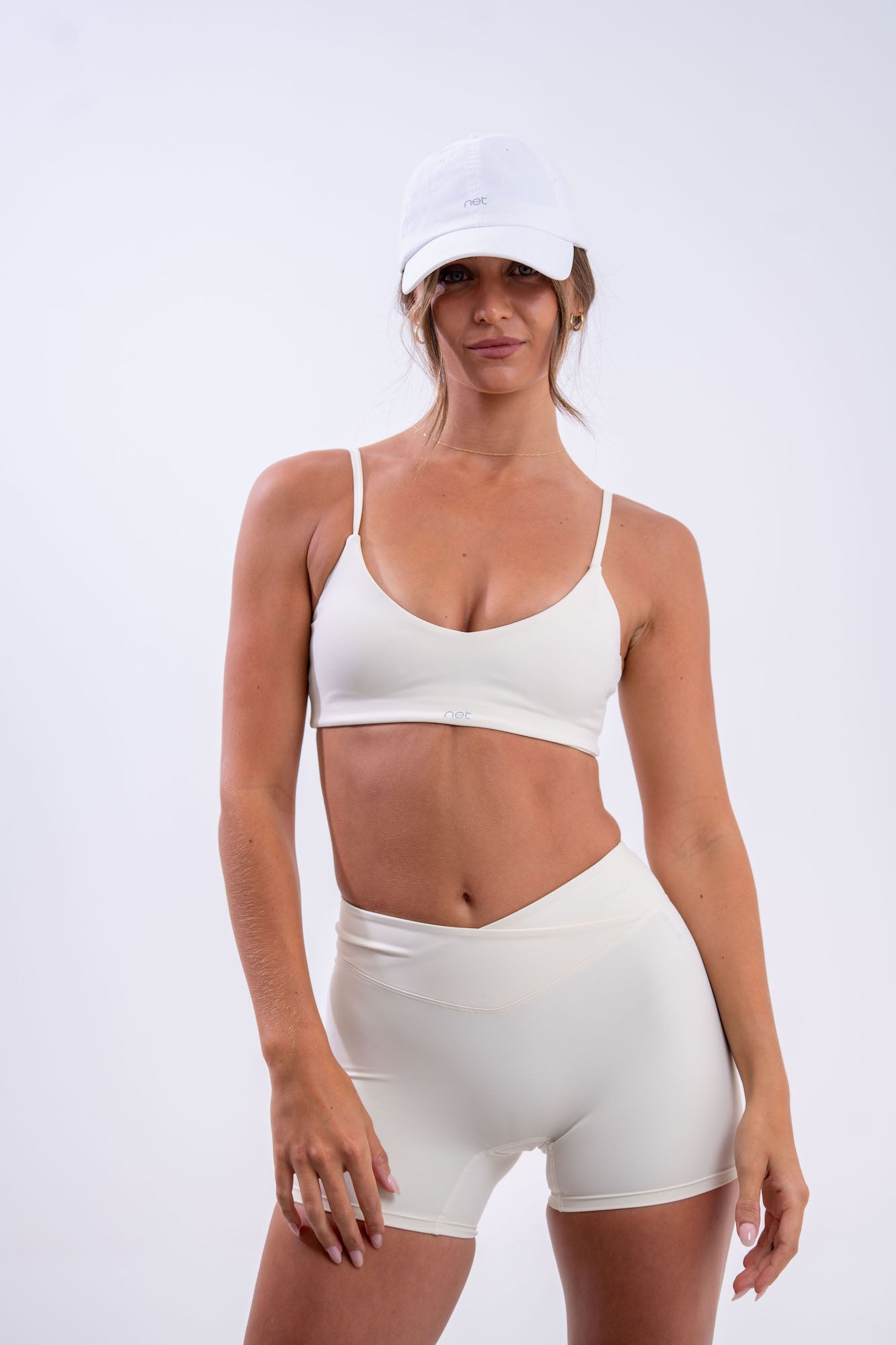 The Serving Shorts in Champagne Mist