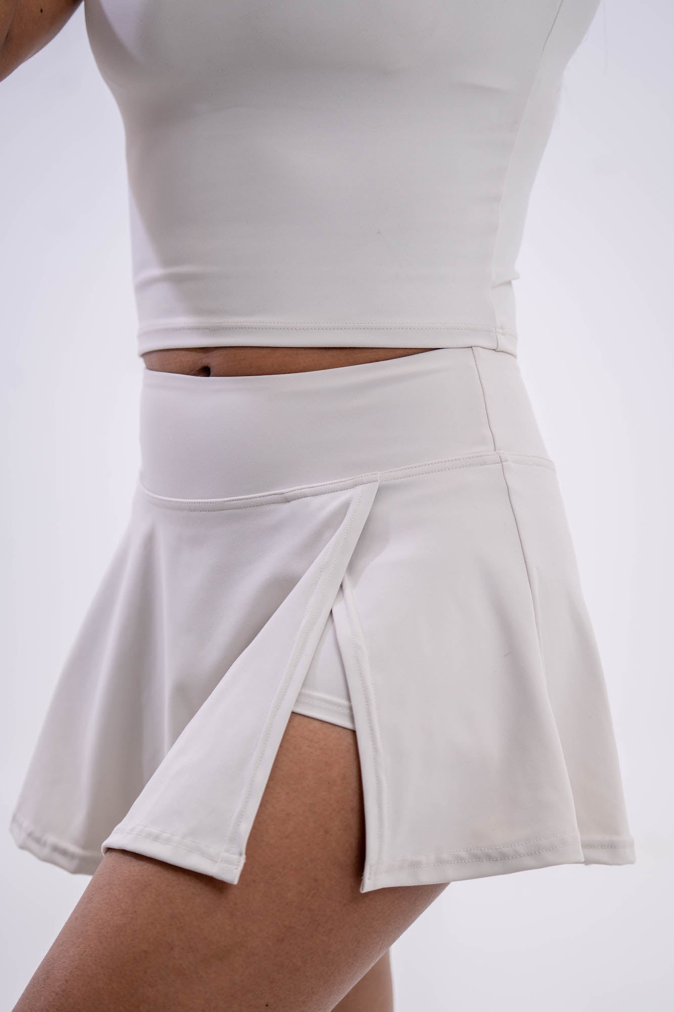 Cross Court Skort in Champagne Mist